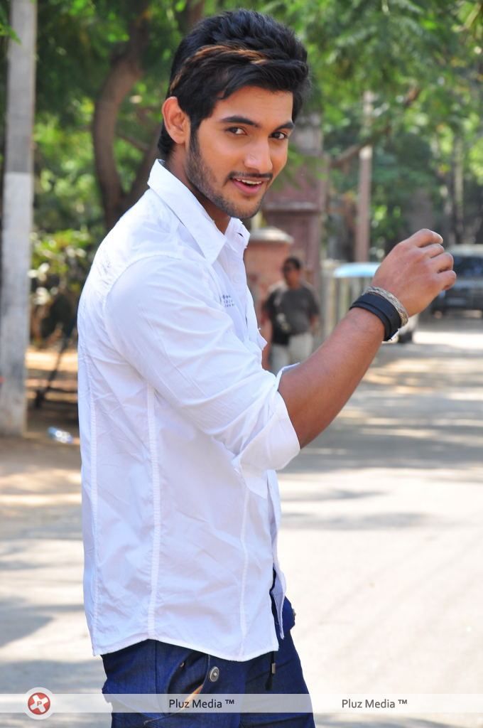 Aadi at Lovely Press Meet - Arrivals - Pictures | Picture 122214